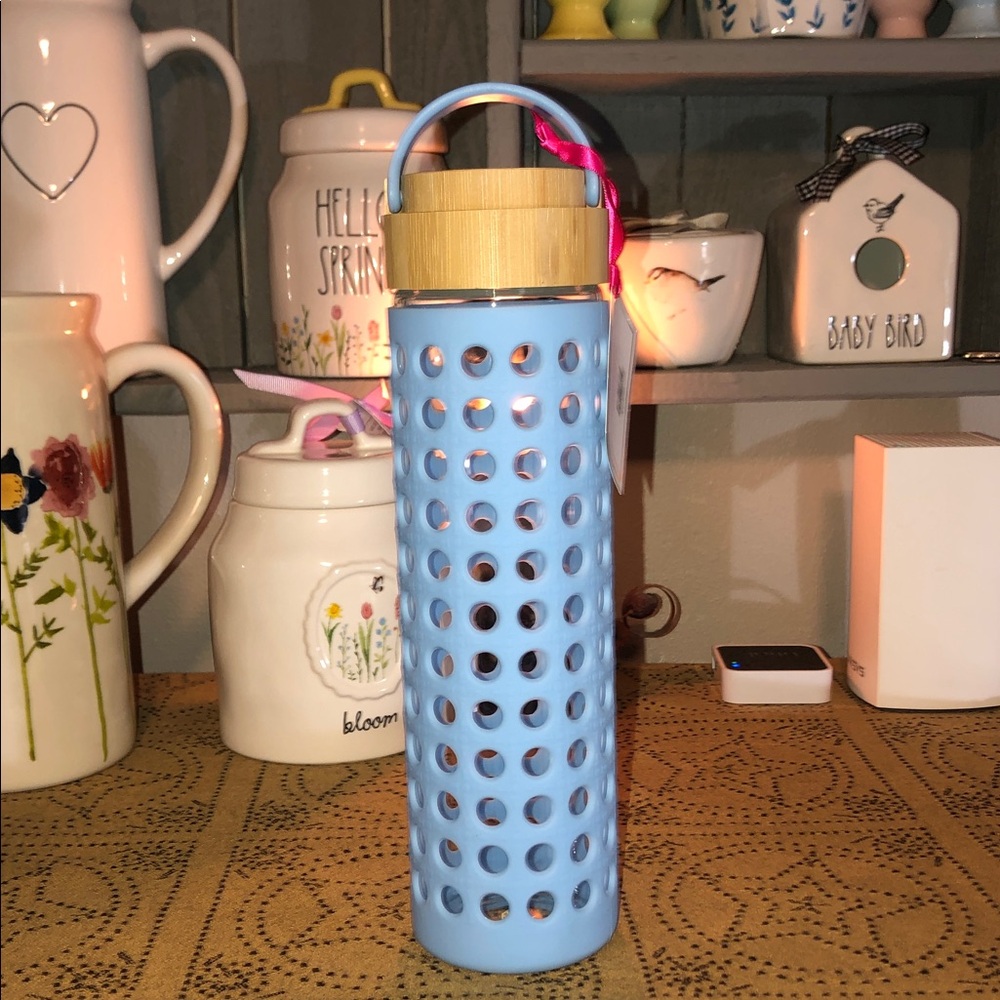 Lilly Pulitzer Glass Water Bottle Featured In Frenchie Blue Caning - Picture 5 of 13